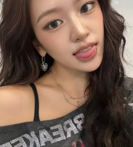 Image 10334117 from An Yujin 안유진 | YUJIN