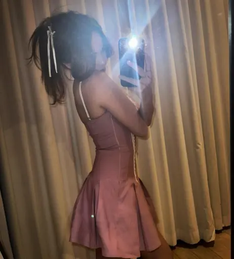 Image 1033661 from Valkyrae