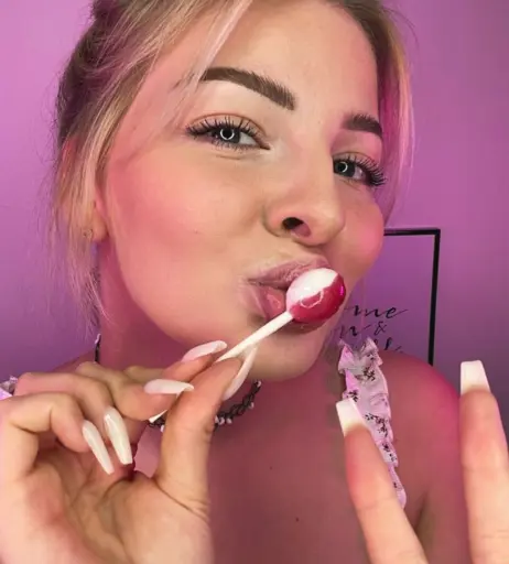 Image 1025306 from ASMR Janina