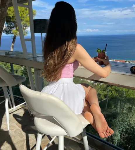 Image 10170998 from g_goldensoles | Gianna | arabian_footqueen