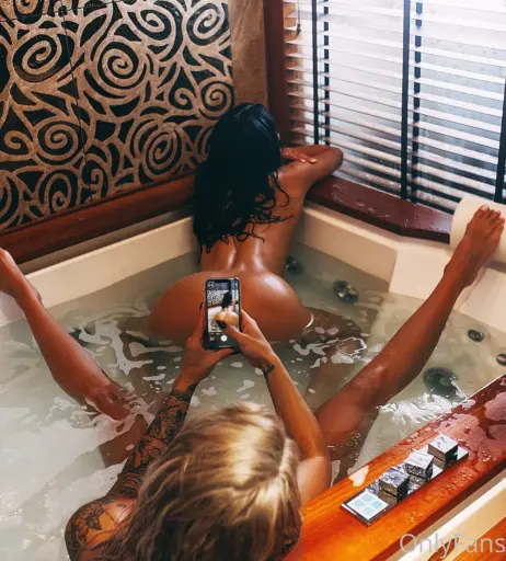 Image 10112092 from Juju Brais | Julia Abrams