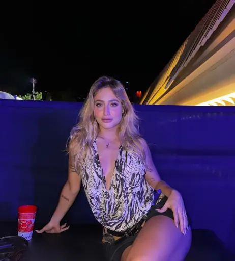 Image 10124136 from Bruna Griphao