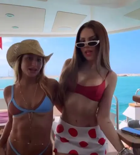 Image 10124145 from Bruna Griphao