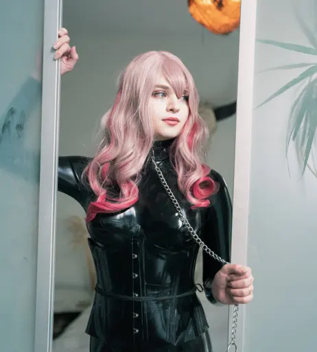 Image 10106903 from Sneaky