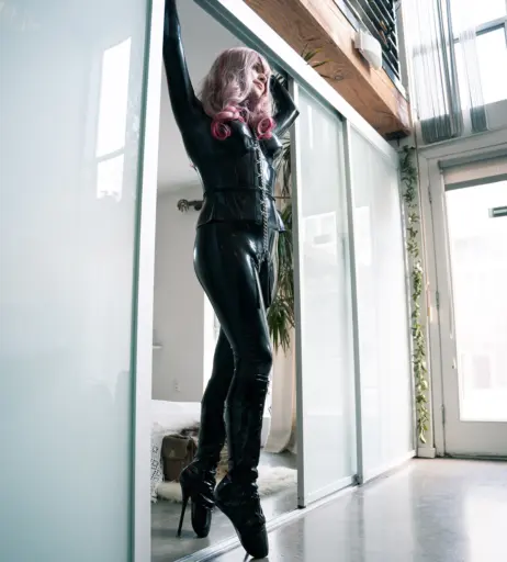 Image 10106902 from Sneaky