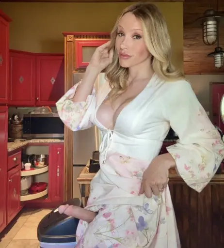 Image 10102576 from Zoey Taylor | zoeyt123