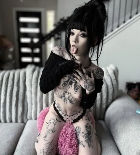 Image 10067377 from IAmM3dusa_ / therealm3dusa_ / therealm3dusa