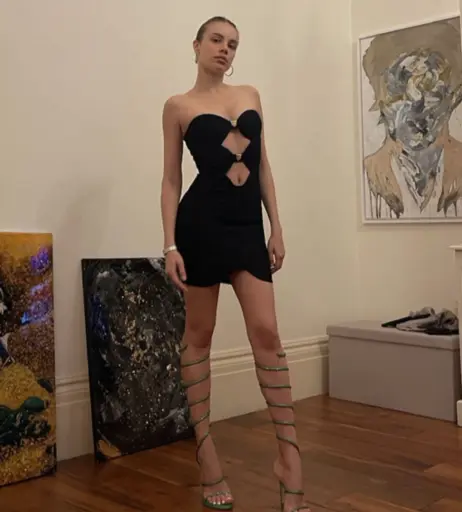 Image 10071851 from Xenia Tchoumi