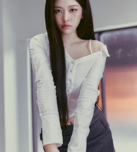 Image 10070658 from An Yujin 안유진 | YUJIN