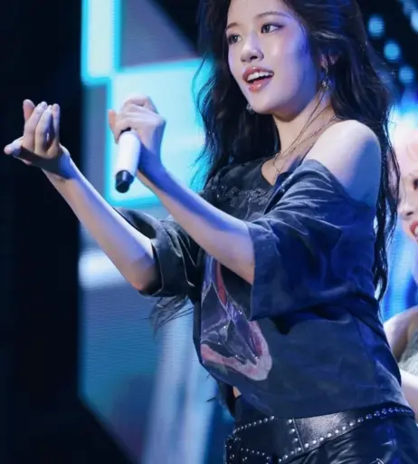 Image 10070675 from An Yujin 안유진 | YUJIN