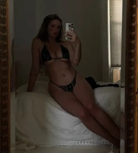 Image 10079549 from @emmakrocherolle