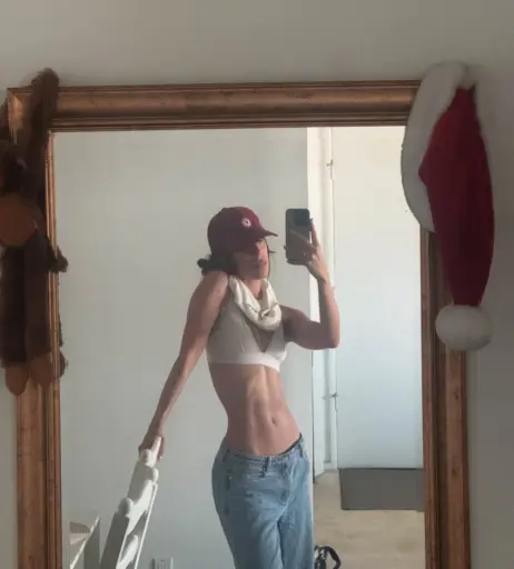 Image 10017438 from Izzybizzyspider | FBE React Girl