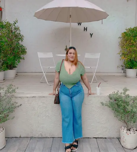 Image 10016966 from fhong_fionax / Chayada Dulyasatien (Busty Thai Model)