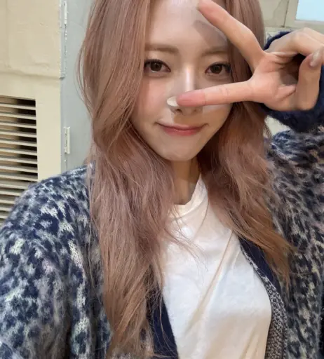 Image 10028761 from Yuna - ITZY (유나, Shin Yu Na)