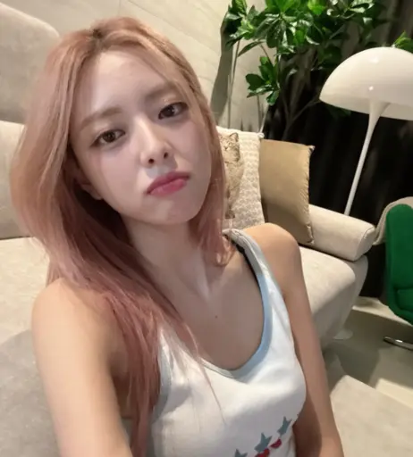 Image 10028753 from Yuna - ITZY (유나, Shin Yu Na)