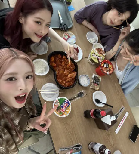 Image 10028758 from Yuna - ITZY (유나, Shin Yu Na)