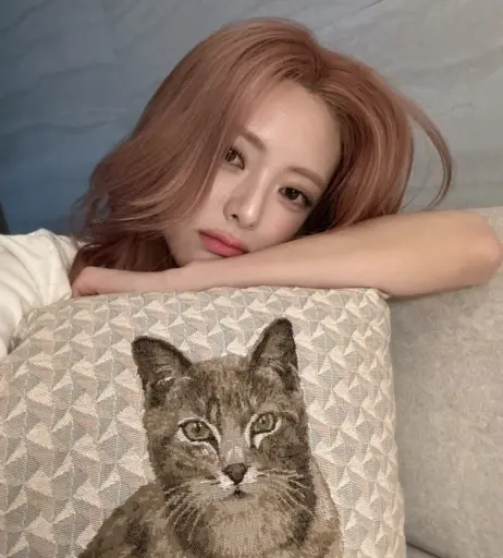 Image 10028746 from Yuna - ITZY (유나, Shin Yu Na)