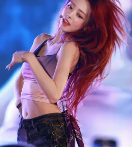 Image 10028778 from Yuna - ITZY (유나, Shin Yu Na)