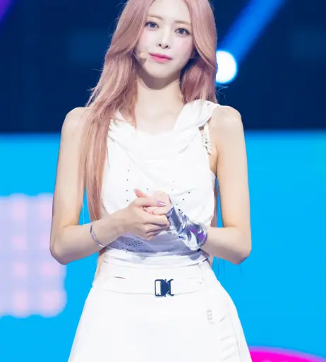 Image 10028693 from Yuna - ITZY (유나, Shin Yu Na)