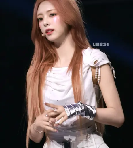 Image 10028699 from Yuna - ITZY (유나, Shin Yu Na)