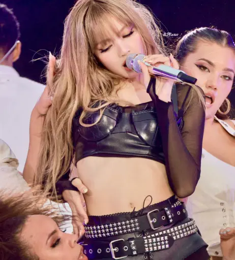 Image 10025597 from Lisa | BLΛƆKPIИK (Blackpink)