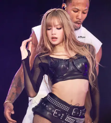 Image 10025596 from Lisa | BLΛƆKPIИK (Blackpink)