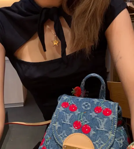 Image 10025008 from Lisa | BLΛƆKPIИK (Blackpink)