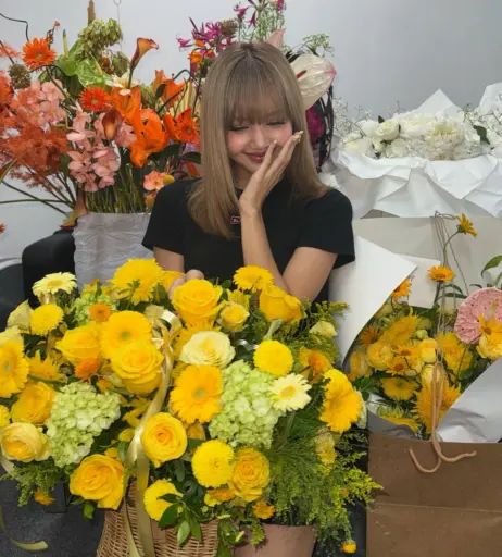 Image 10025325 from Lisa | BLΛƆKPIИK (Blackpink)