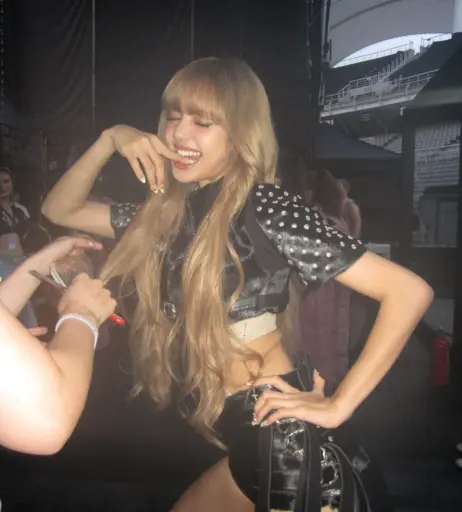 Image 10025303 from Lisa | BLΛƆKPIИK (Blackpink)