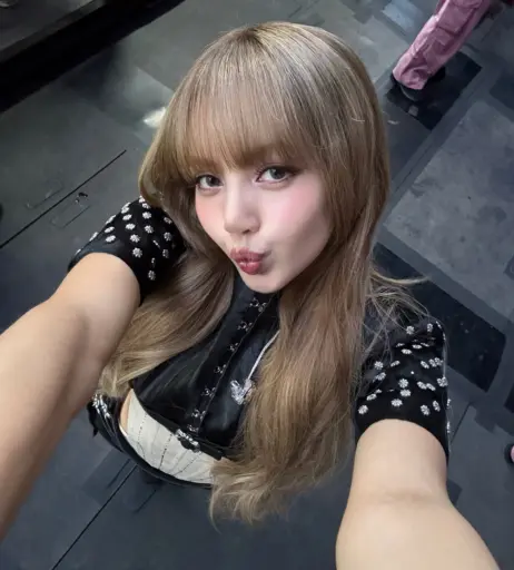 Image 10025300 from Lisa | BLΛƆKPIИK (Blackpink)