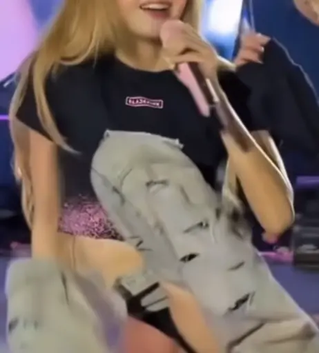 Image 10025333 from Lisa | BLΛƆKPIИK (Blackpink)