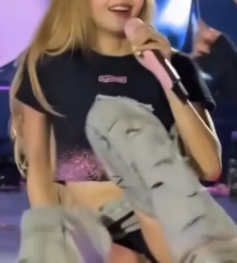 Image 10025334 from Lisa | BLΛƆKPIИK (Blackpink)