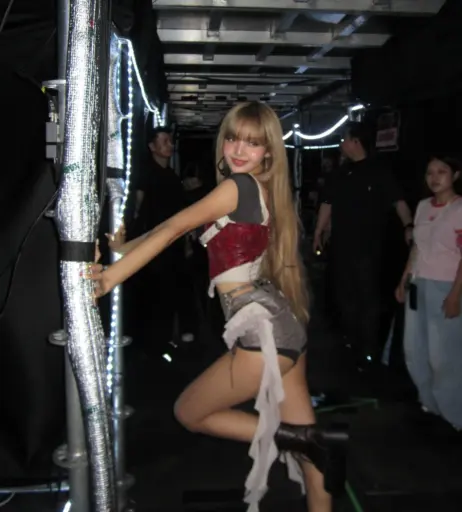 Image 10025299 from Lisa | BLΛƆKPIИK (Blackpink)