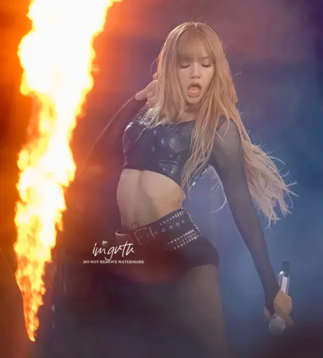 Image 10025288 from Lisa | BLΛƆKPIИK (Blackpink)