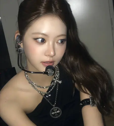 Image 10027473 from Hong Eunchae 홍은채 | LESSERAFIM