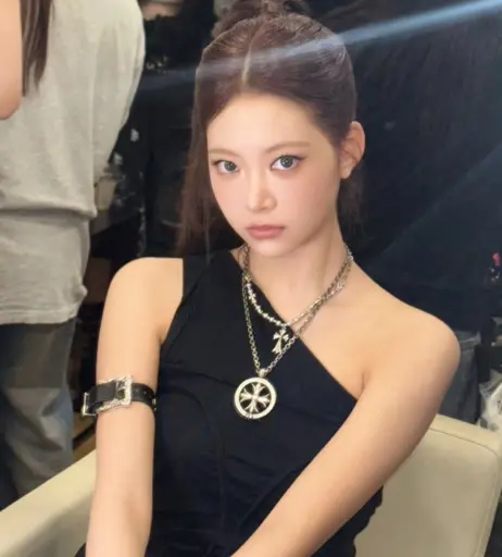 Image 10027474 from Hong Eunchae 홍은채 | LESSERAFIM