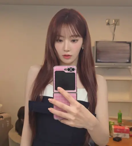 Image 10027160 from Sakura Miyawaki 宮脇 咲良 | LESSERAFIM