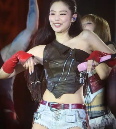 Image 10026141 from Jennie | BLΛƆKPIИK (Blackpink)
