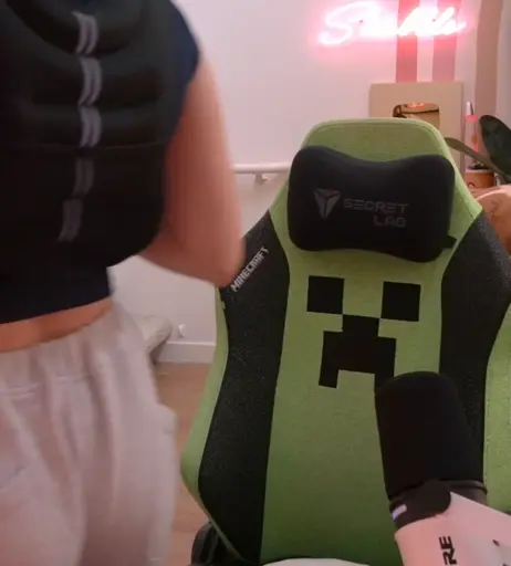 Image 10022969 from Shubble