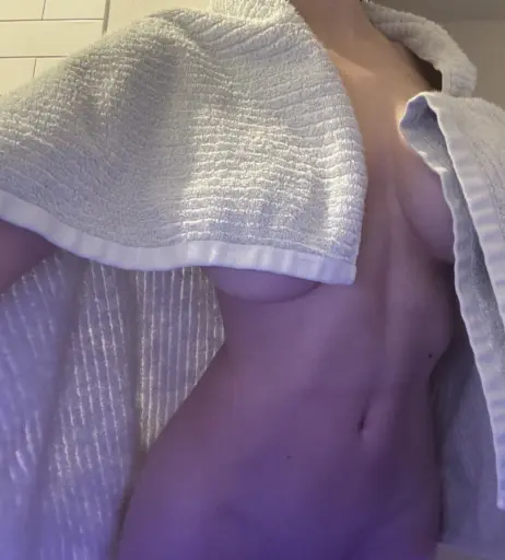 Image 10022282 from Emmia