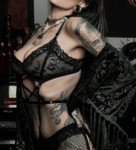 Image 10029408 from Women of Metal