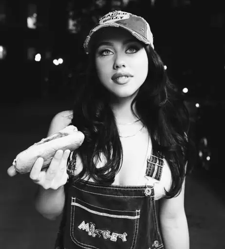 Image 10029374 from Victoria Alex