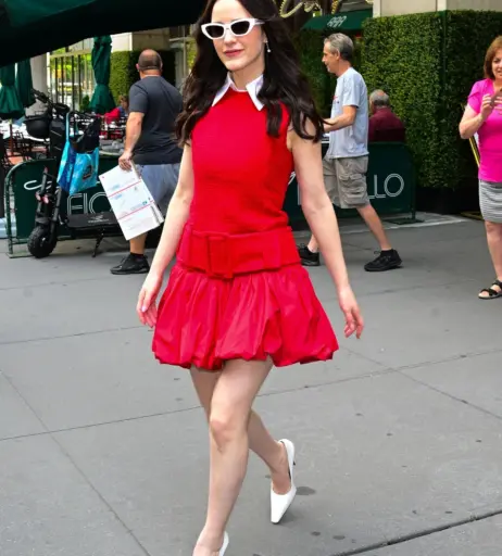 Image 10030137 from Rachel Brosnahan (Marvelous Mrs. Maisel)