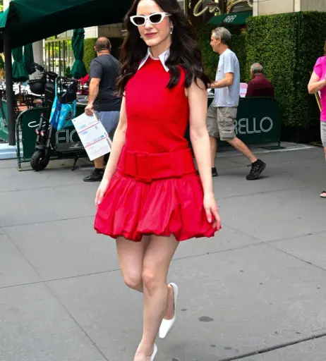 Image 10030138 from Rachel Brosnahan (Marvelous Mrs. Maisel)
