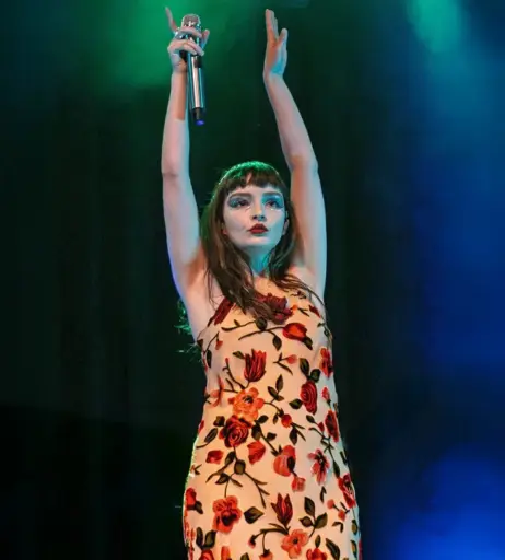 Image 10032119 from Lauren Mayberry (Singer)