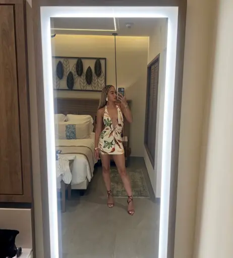 Image 10091059 from Jasmine Sanders/Golden Barbie