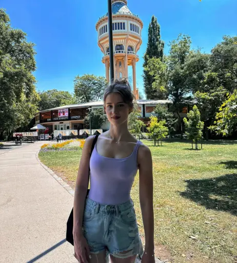 Image 1009941 from Mira Szalma