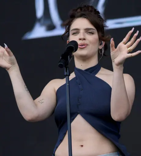 Image 10089930 from Mae Muller