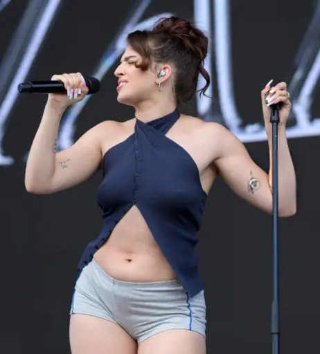 Image 10089935 from Mae Muller