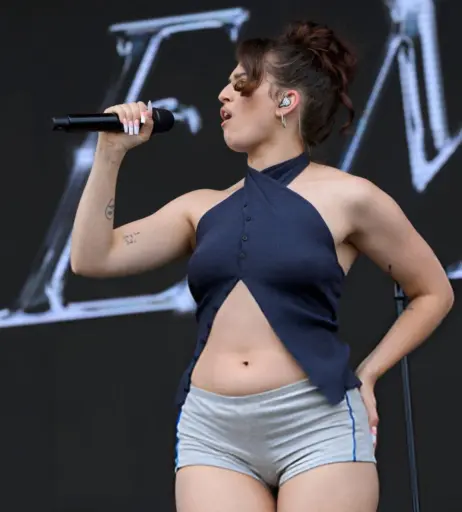 Image 10089938 from Mae Muller